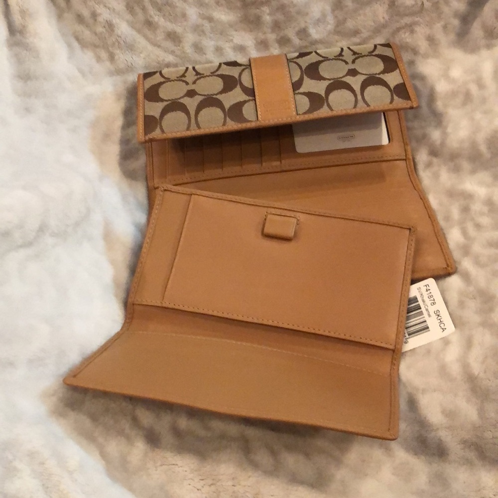 Beautiful new Coach wallet with check book holder - Picture 3 of 6